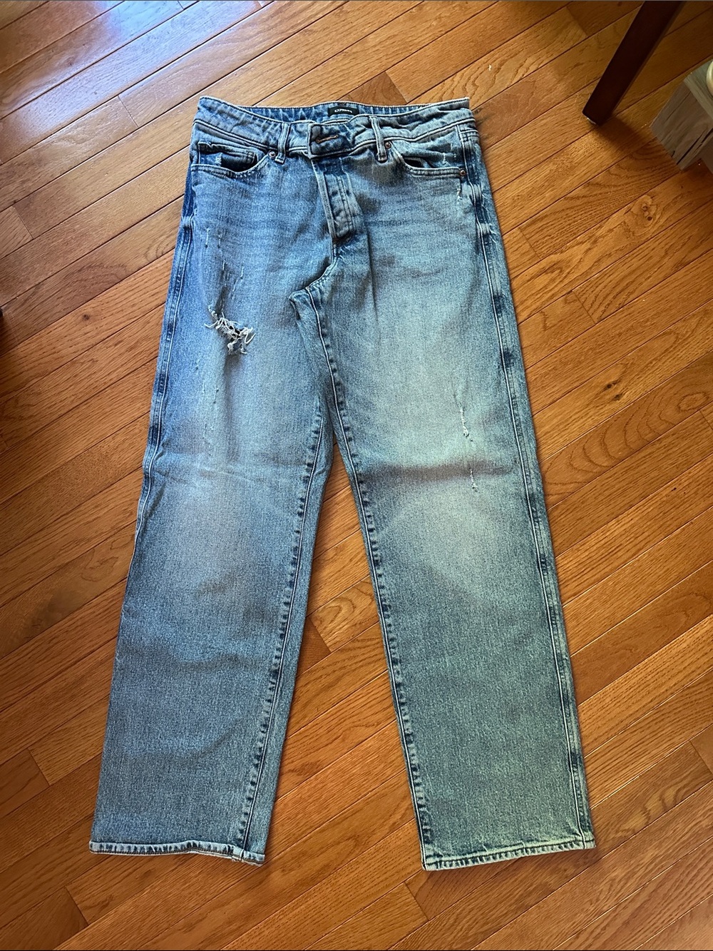 Express Women's Light Blue Relaxed Jeans